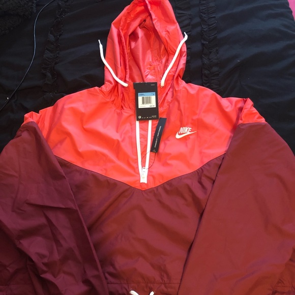nike sportswear cropped hooded windbreaker
